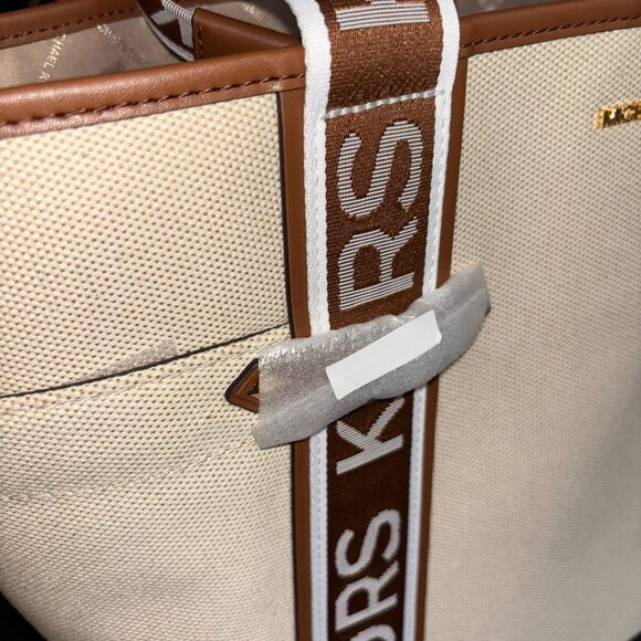 $398 Michael Kors Maeve Largo Canvas Open Tote Business Travel Carryon Handbag - Picture 4 of 10